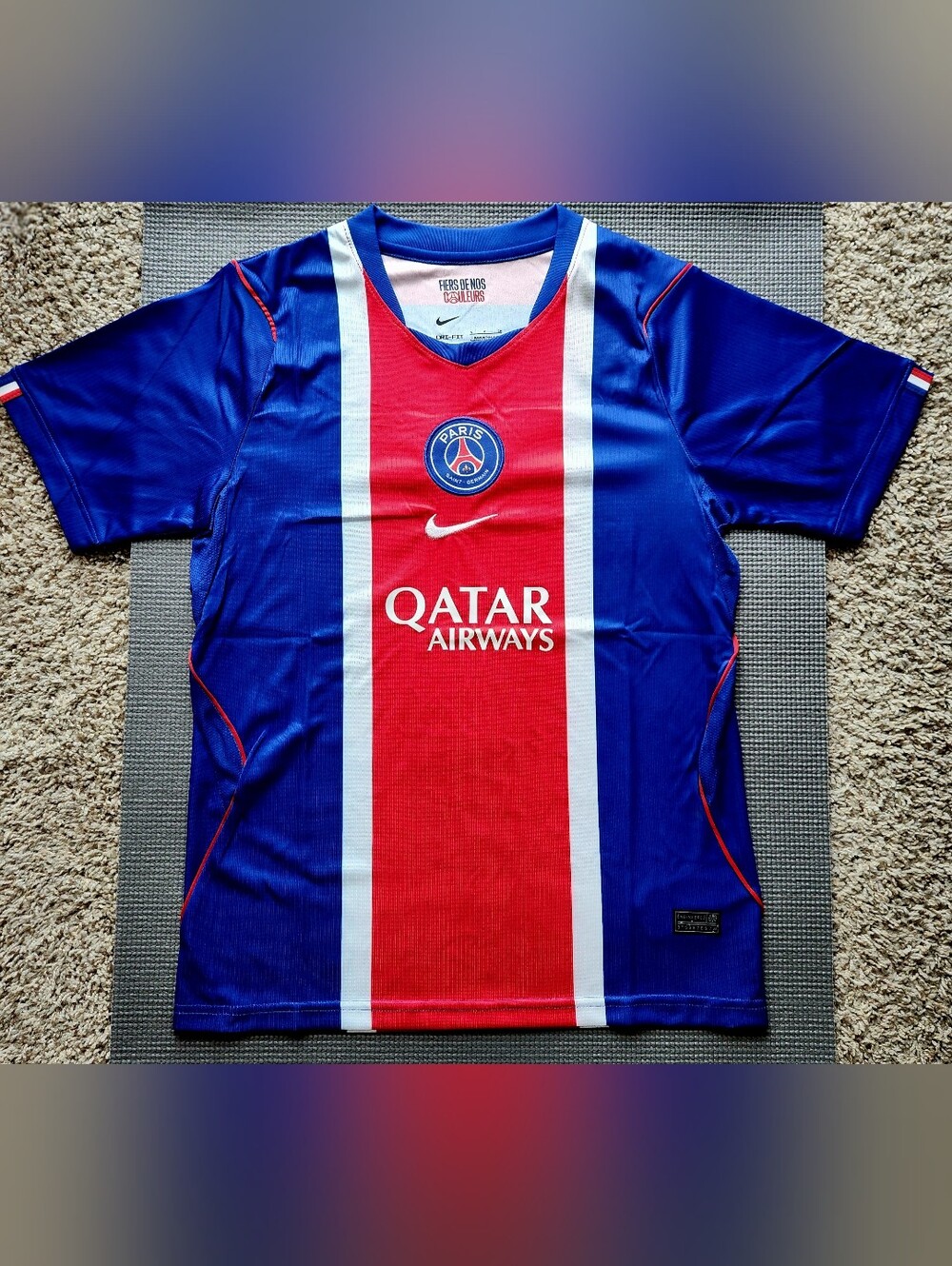 PSG Jersey - Picture 2 of 3